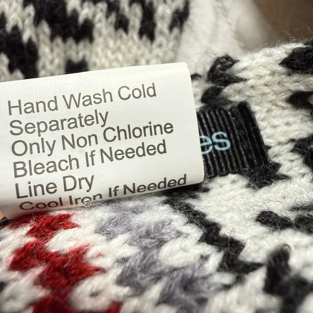 Maurices Fair Isle Nordic Knit Winter‎ Gray Black Red Tassel Fringe Scarf OS